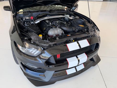Used 2018 Ford Mustang Shelby GT350R w/ GT350R Equipment Group 920A RWD image 9