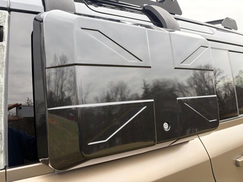 Used 2024 Land Rover Defender 110 X image 6