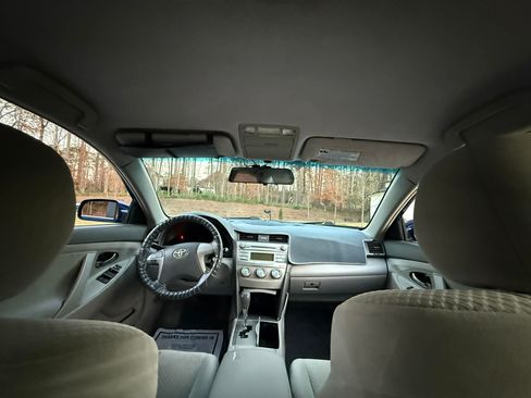 Used 2009 Toyota Camry image 16