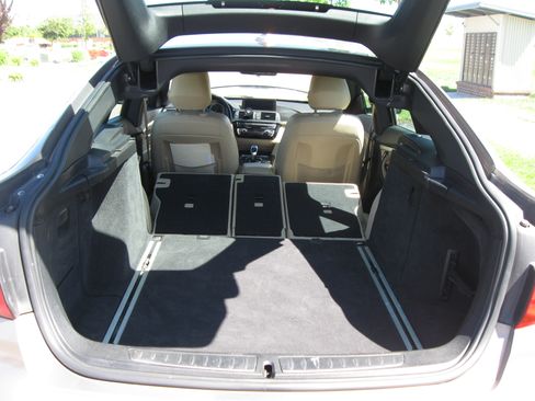 Used 2018 BMW 330i Gran Turismo xDrive AWD/4WD image 9
