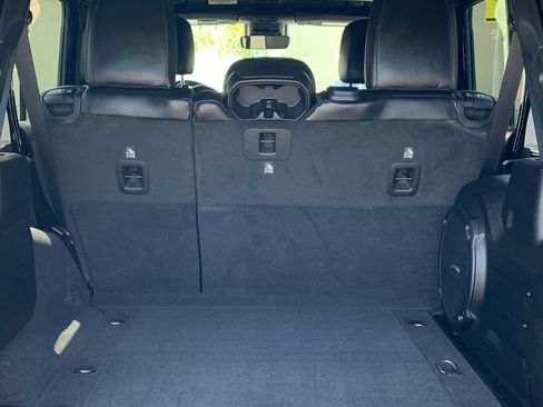 Used 2019 Jeep Wrangler Unlimited Rubicon AWD/4WD image 10