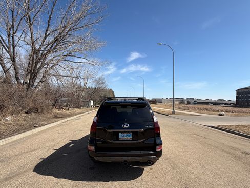 Used 2022 Lexus GX 460 w/ Black Line Special Edition image 12