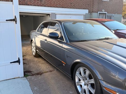 Used 2004 Jaguar XJ8 image 5