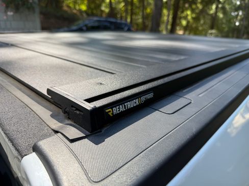 Used 2018 GMC Sierra 1500 SLT w/ SLT Premium Package image 4