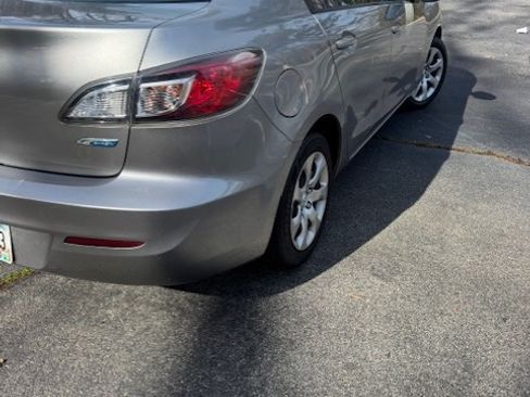 Used 2013 MAZDA MAZDA3 i Sport image 8