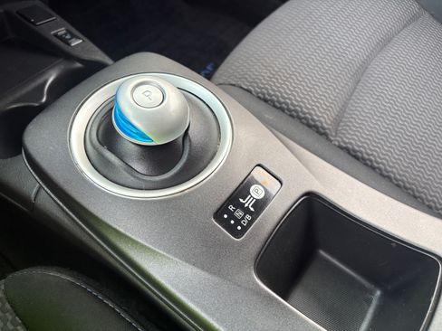 Used 2017 Nissan Leaf S image 21