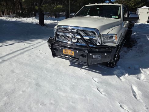 Used 2018 RAM 3500 Laramie image 11