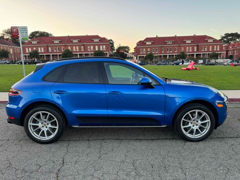 Used 2017 Porsche Macan AWD/4WD image 1