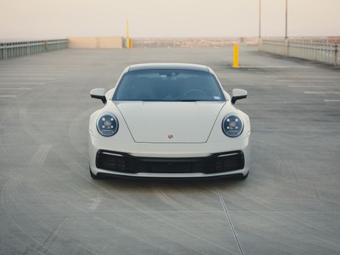 Used 2022 Porsche 911 Carrera S RWD image 2