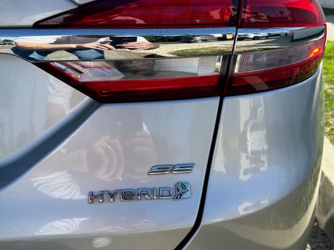 Used 2018 Ford Fusion SE FWD image 11