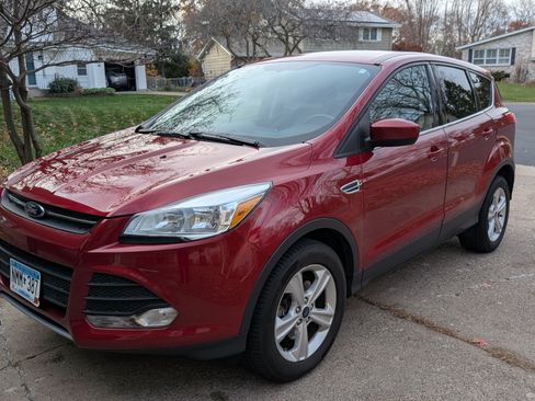 Used 2015 Ford Escape SE image 2