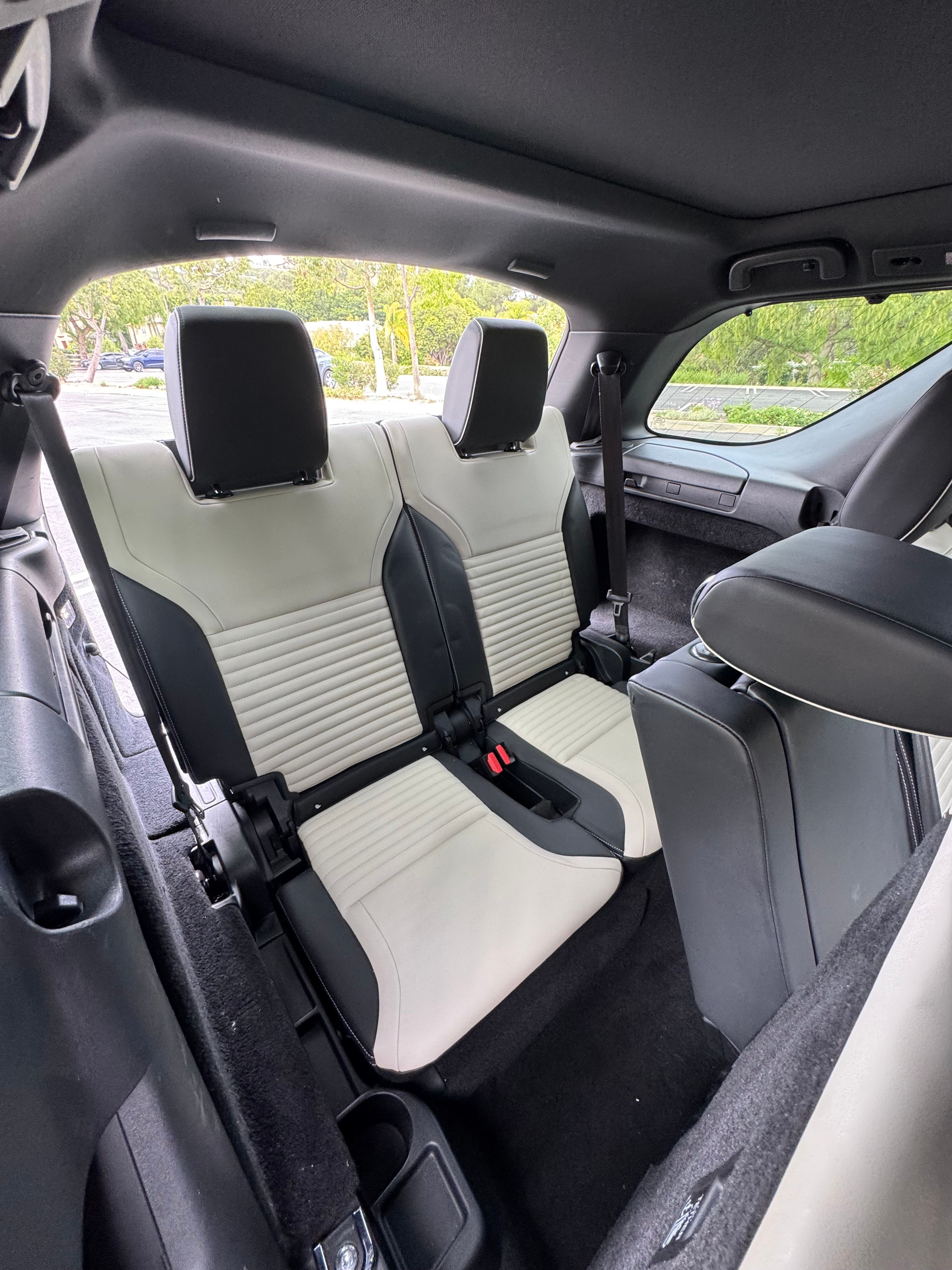 Used 2022 Land Rover Discovery HSE R-Dynamic AWD/4WD image 23