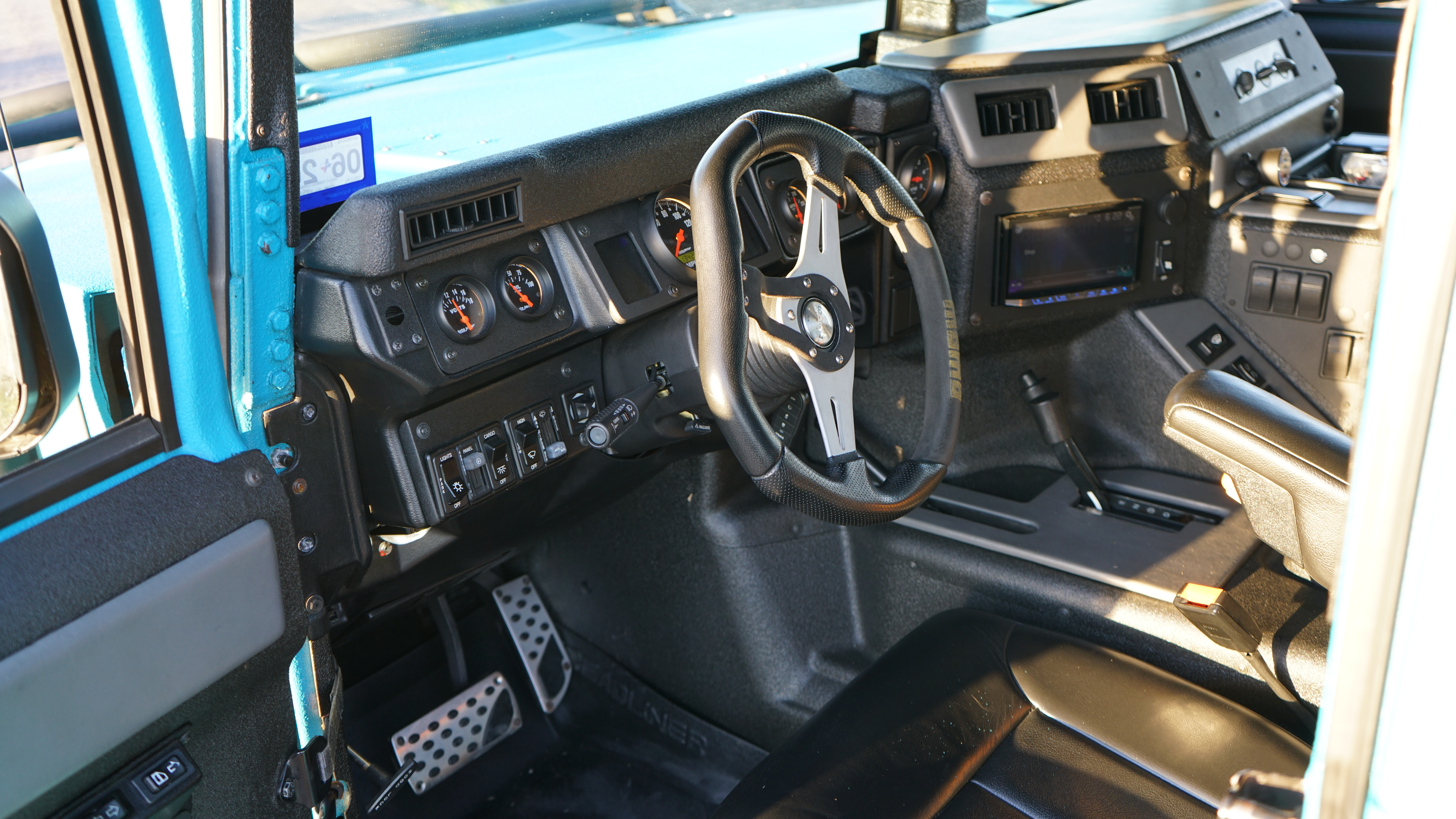 Used 2000 HUMMER H1 4-Door Wagon AWD/4WD image 17