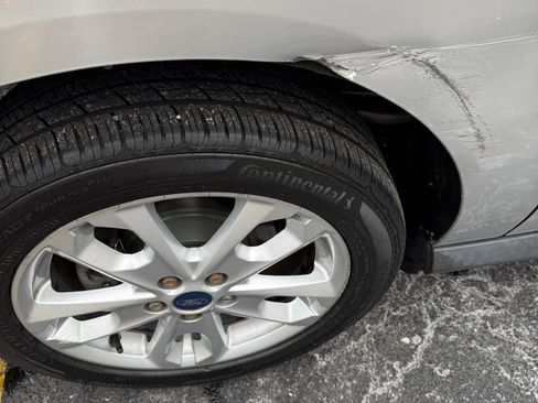 Used 2014 Ford Transit Connect XLT image 9