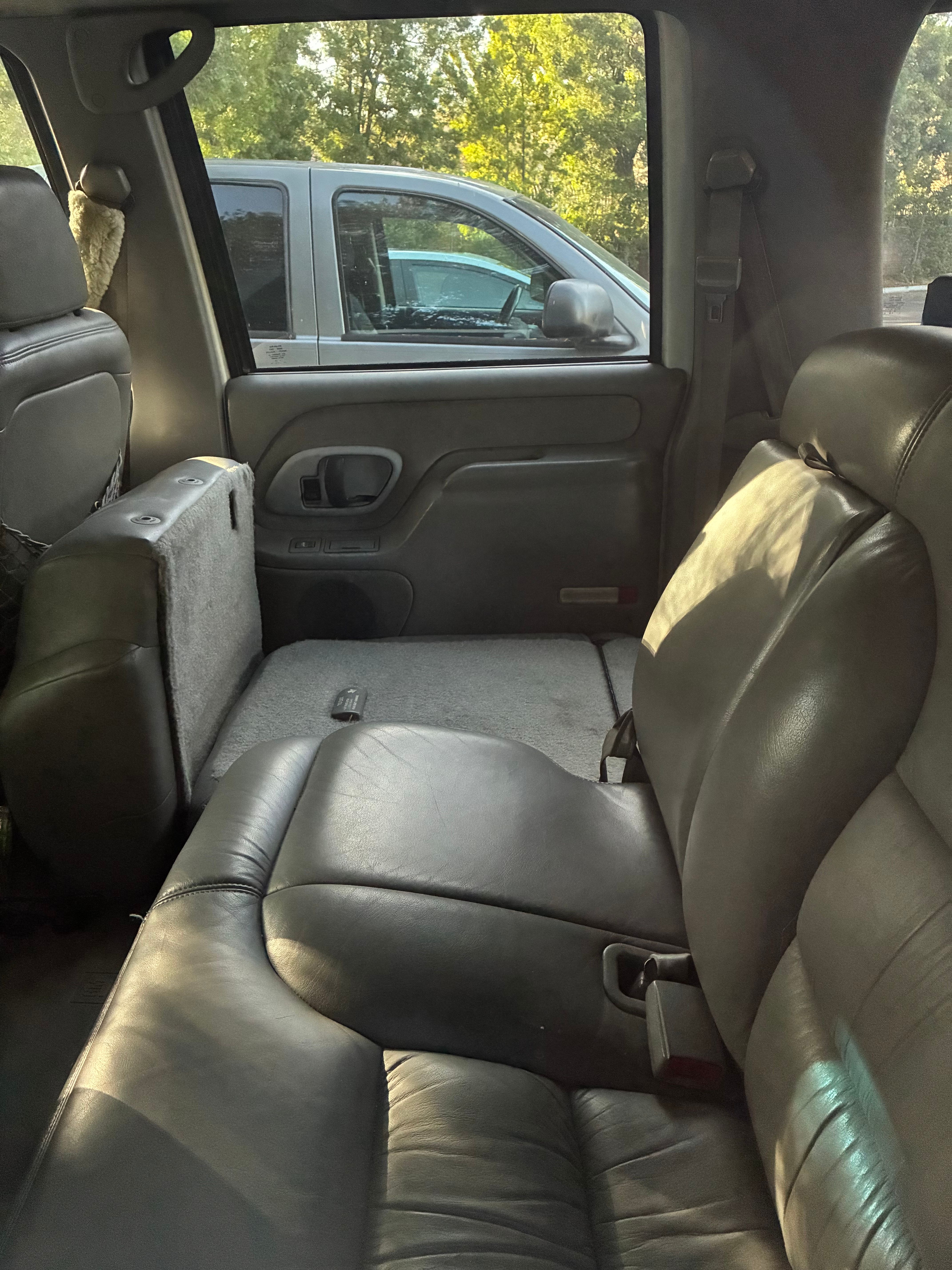 Used 1995 Chevrolet Suburban 2500 AWD/4WD image 11