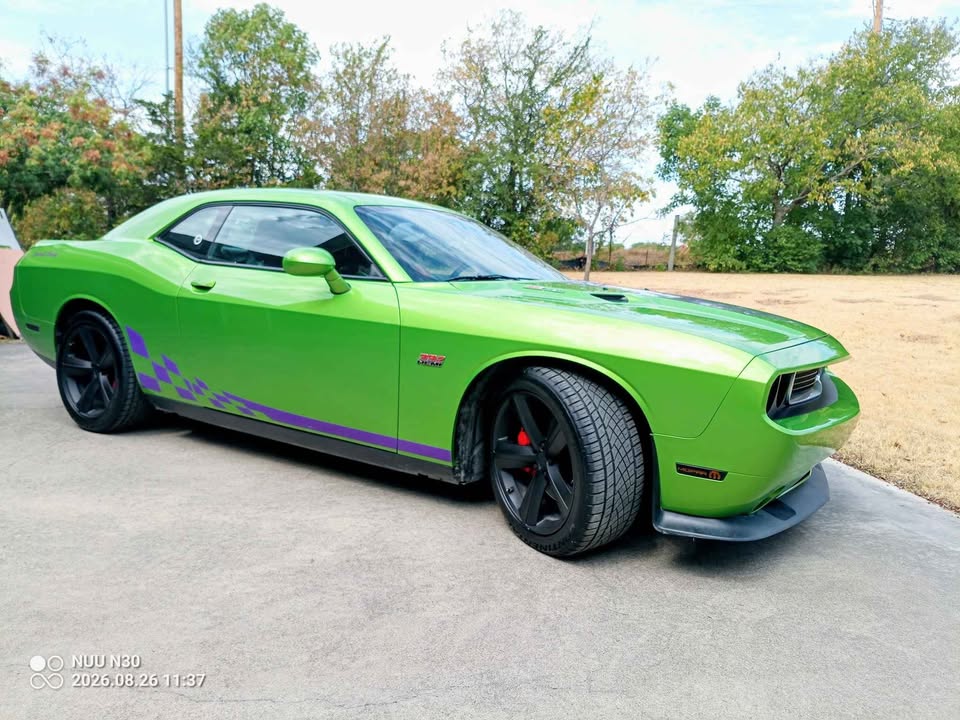 Used 2011 Dodge Challenger SRT8 w/ Green w/Envy Group RWD image 19