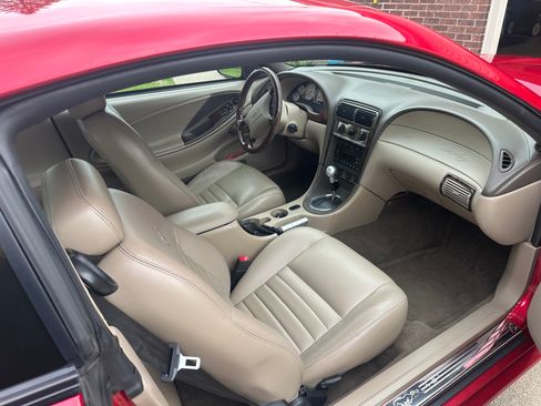 Used 2002 Ford Mustang GT RWD image 8