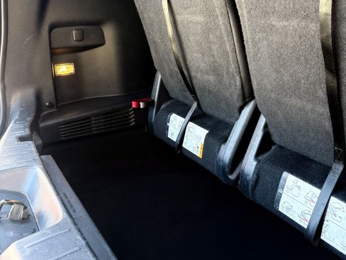 Used 2017 Ford Explorer XLT w/ Equipment Group 202A image 14