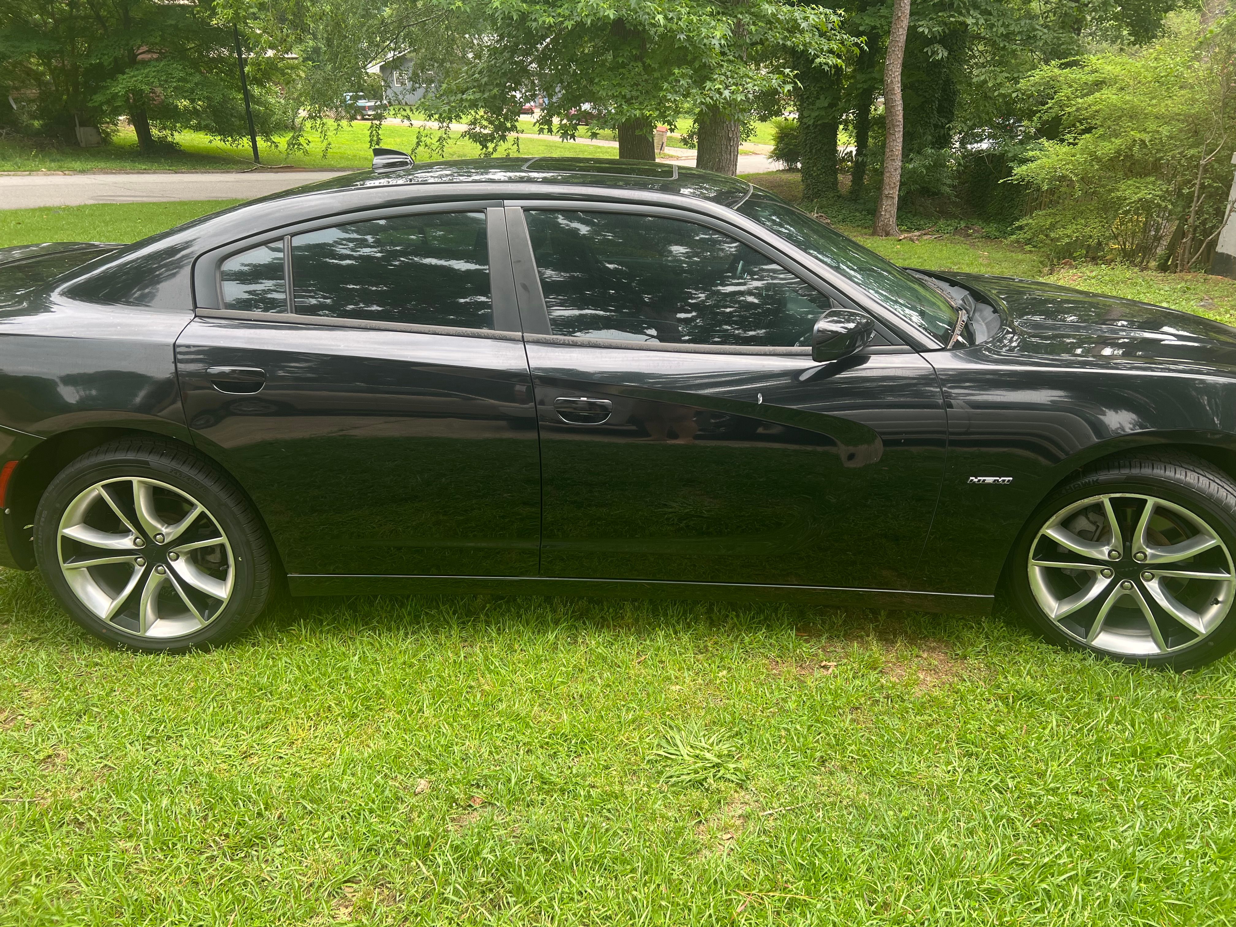 Used 2015 Dodge Charger R/T w/ Plus Group RWD image 10