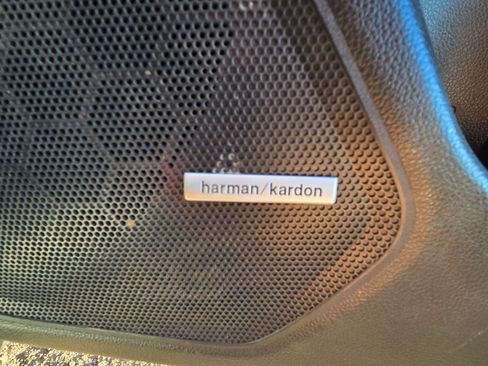 Used 2016 Subaru Outback 2.5i Limited w/ Popular Package #4 image 10