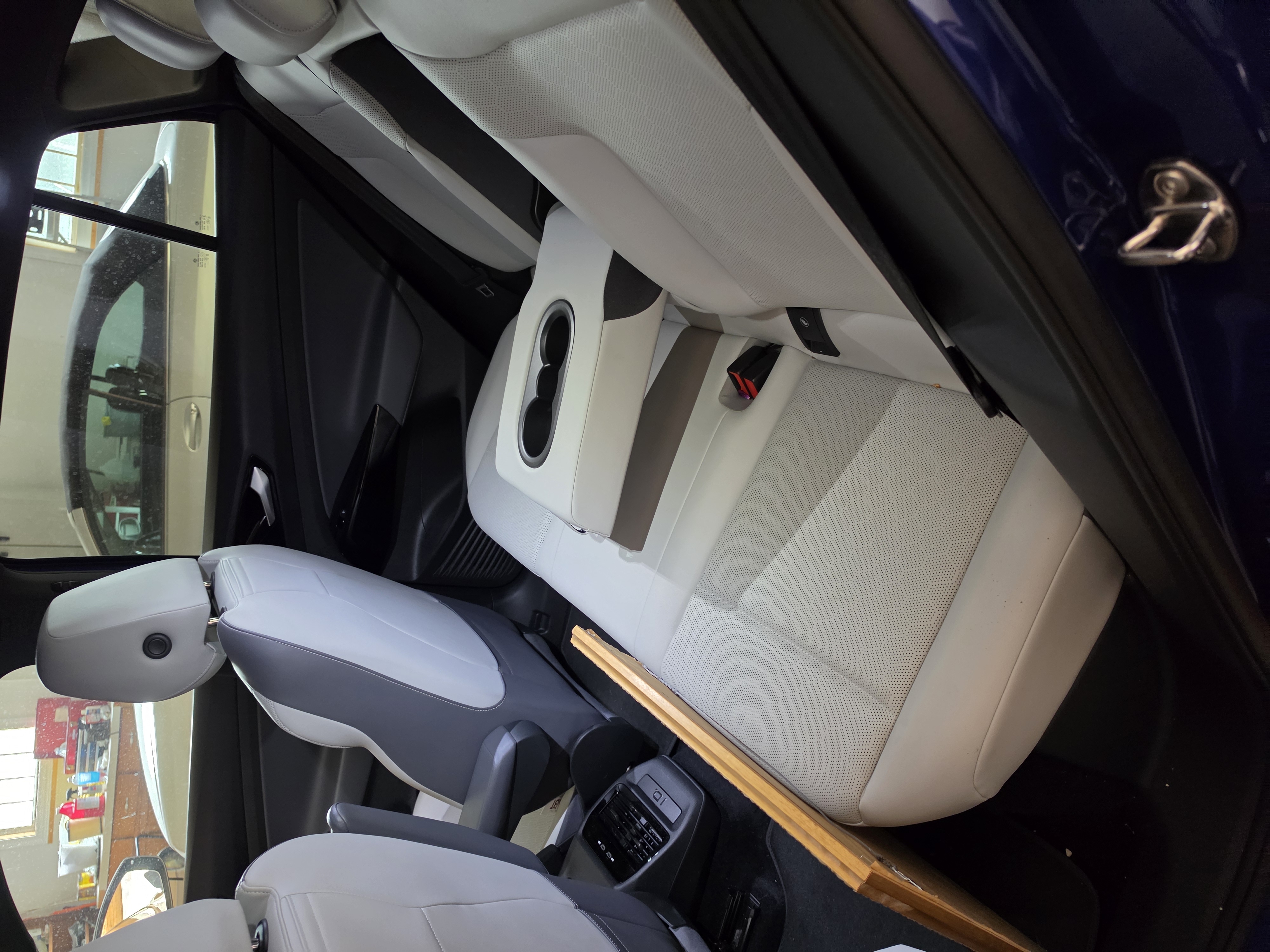 Used 2022 Volkswagen ID.4 Pro S w/ Gradient Package RWD image 4