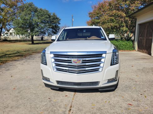 Used 2016 Cadillac Escalade ESV Platinum image 4