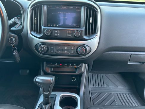 Used 2020 Chevrolet Colorado LT w/ Safety Package image 10