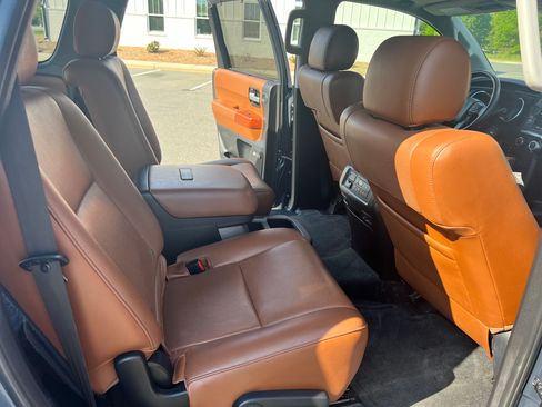 Used 2018 Toyota Sequoia Platinum image 21