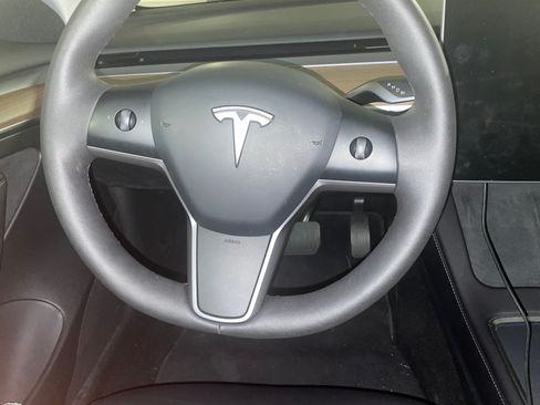 Used 2023 Tesla Model 3 Standard Range image 22