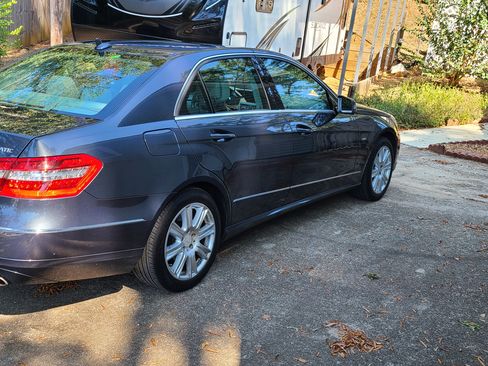 Used 2012 Mercedes-Benz E 350 4MATIC Sedan image 5