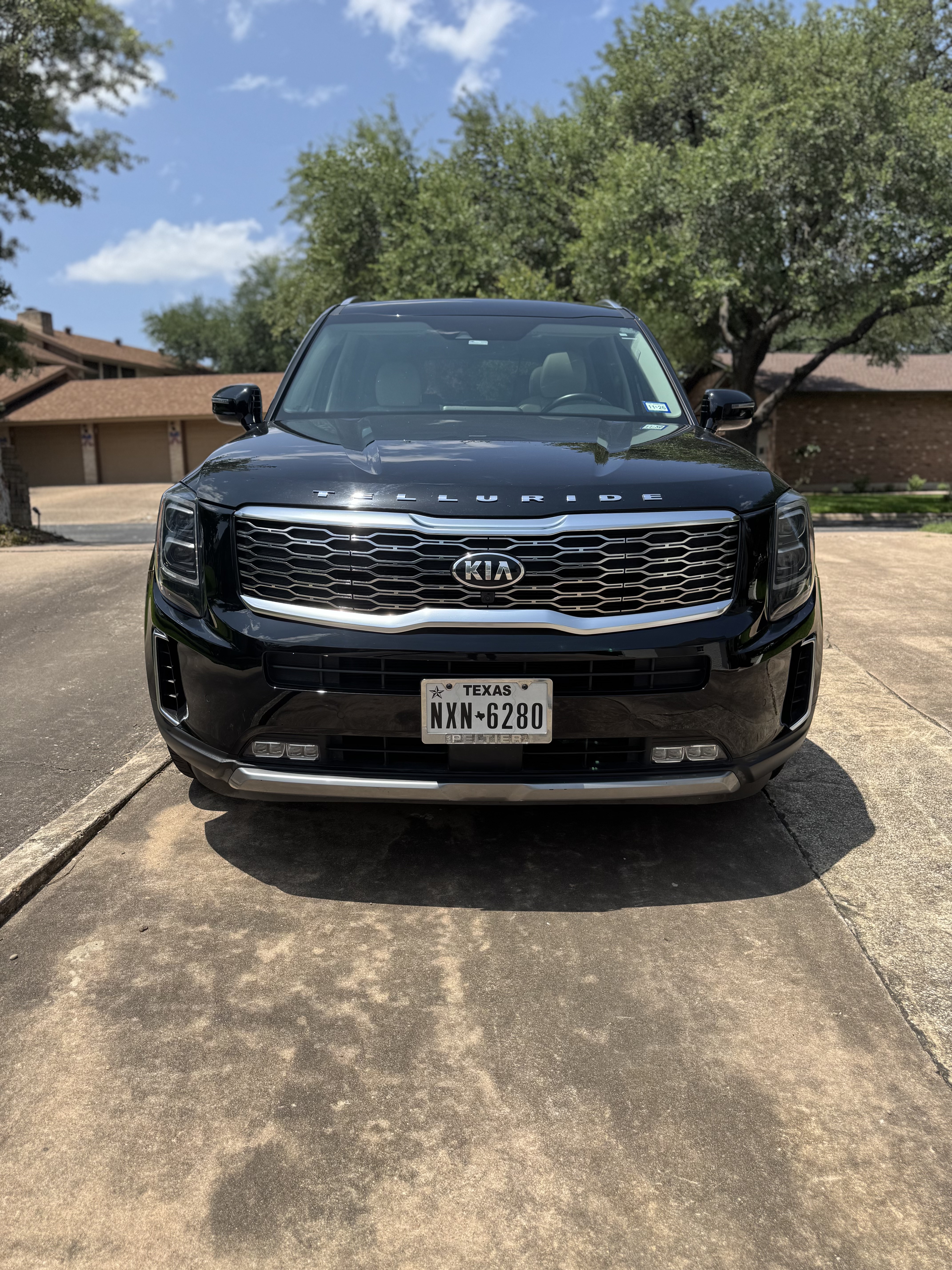 Used 2021 Kia Telluride SX w/ Towing Package FWD image 2