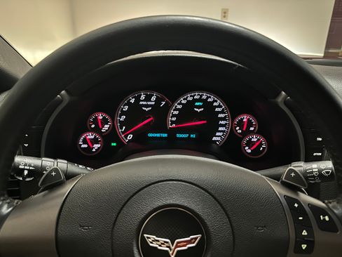 Used 2007 Chevrolet Corvette Coupe w/ Preferred Equipment Group RWD image 5