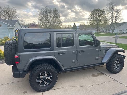 Used 2019 Jeep Wrangler Unlimited Rubicon w/ Dual Top Group AWD/4WD image 4