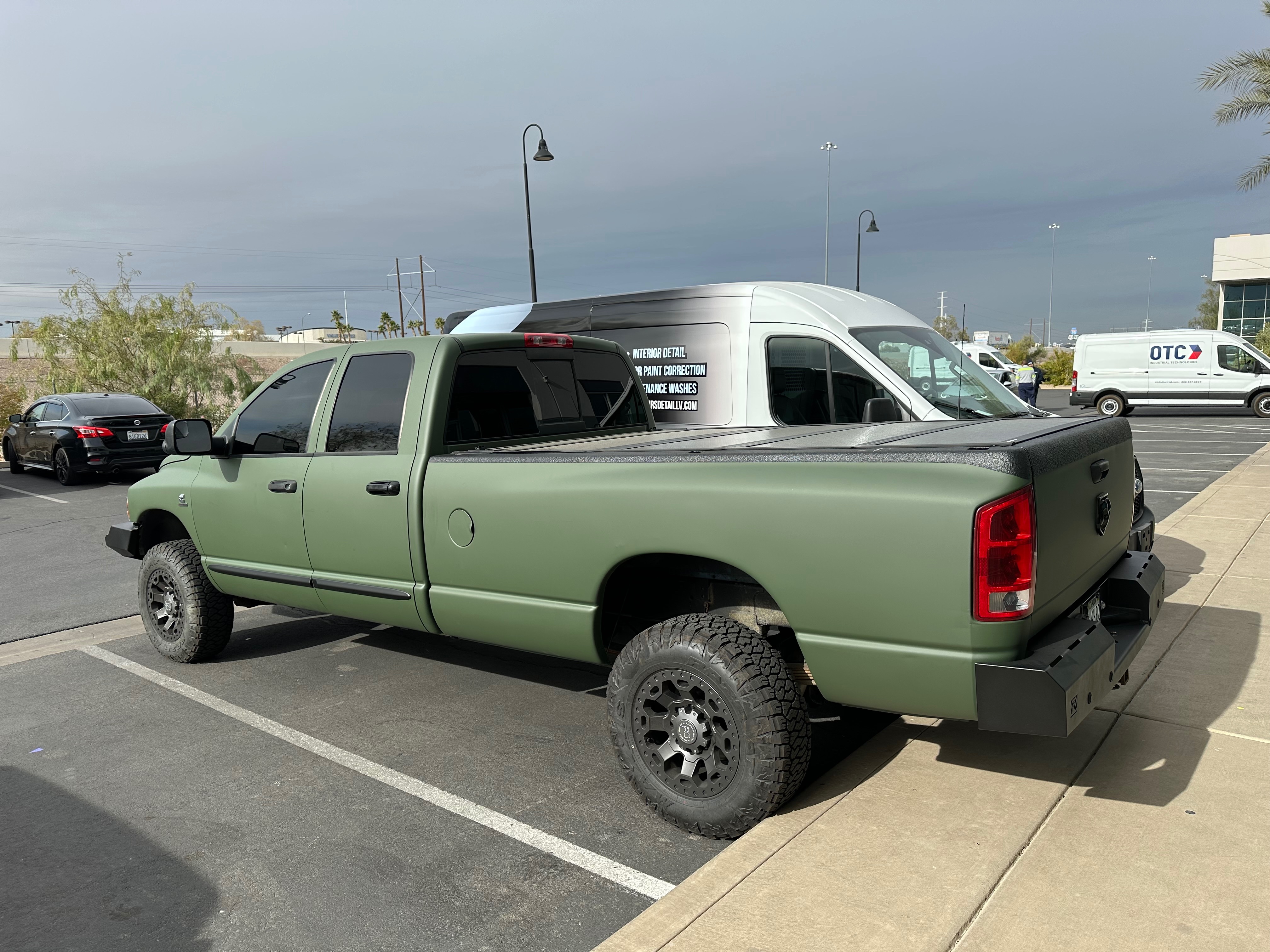 Used 2004 Dodge Ram 2500 Truck SLT w/ Trailer Tow Group AWD/4WD image 2
