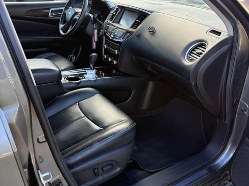 Used 2015 Nissan Pathfinder Platinum w/ Cargo Package FWD image 19