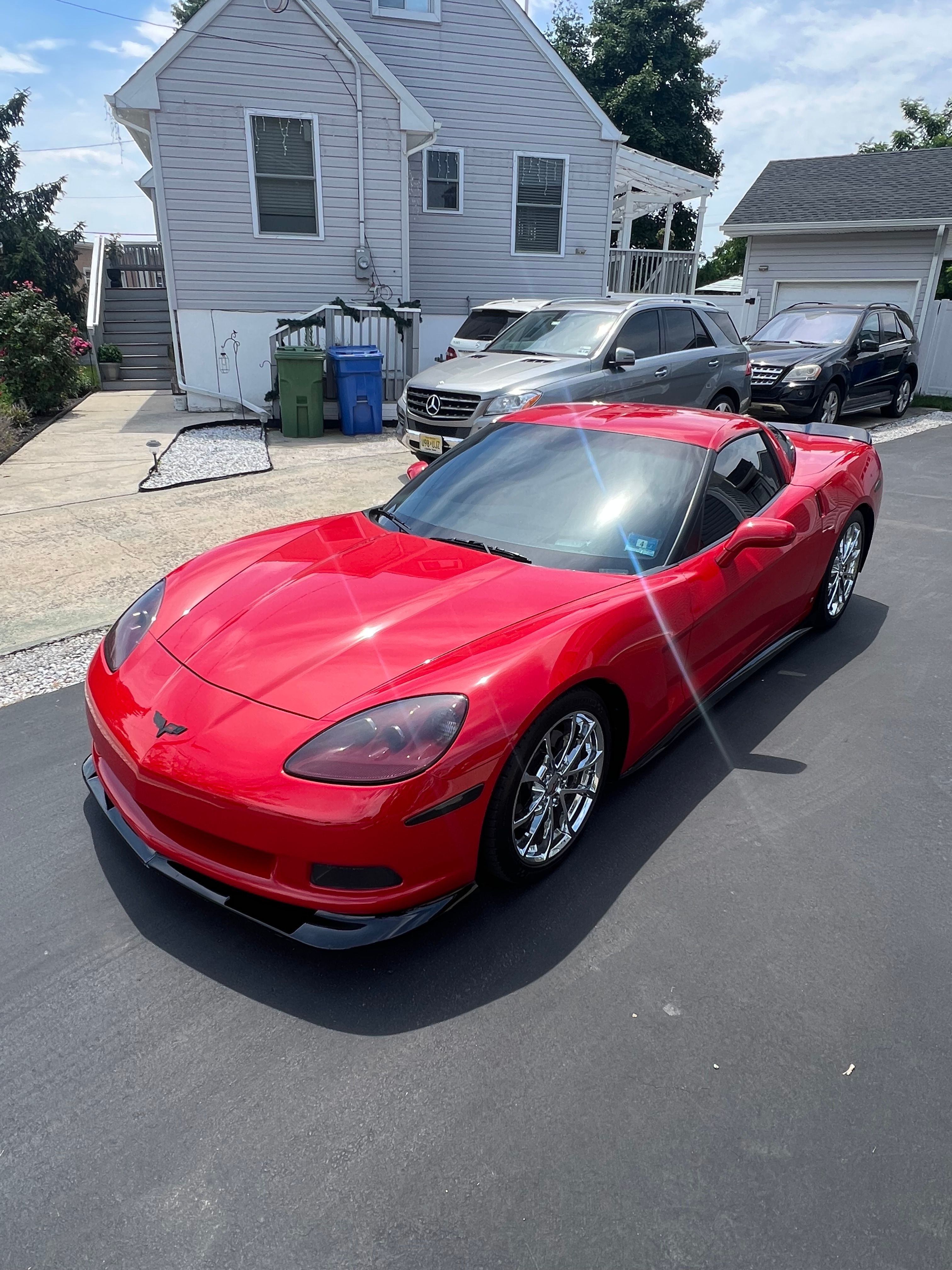 Used 2006 Chevrolet Corvette Coupe w/ Preferred Equipment Group RWD image 2