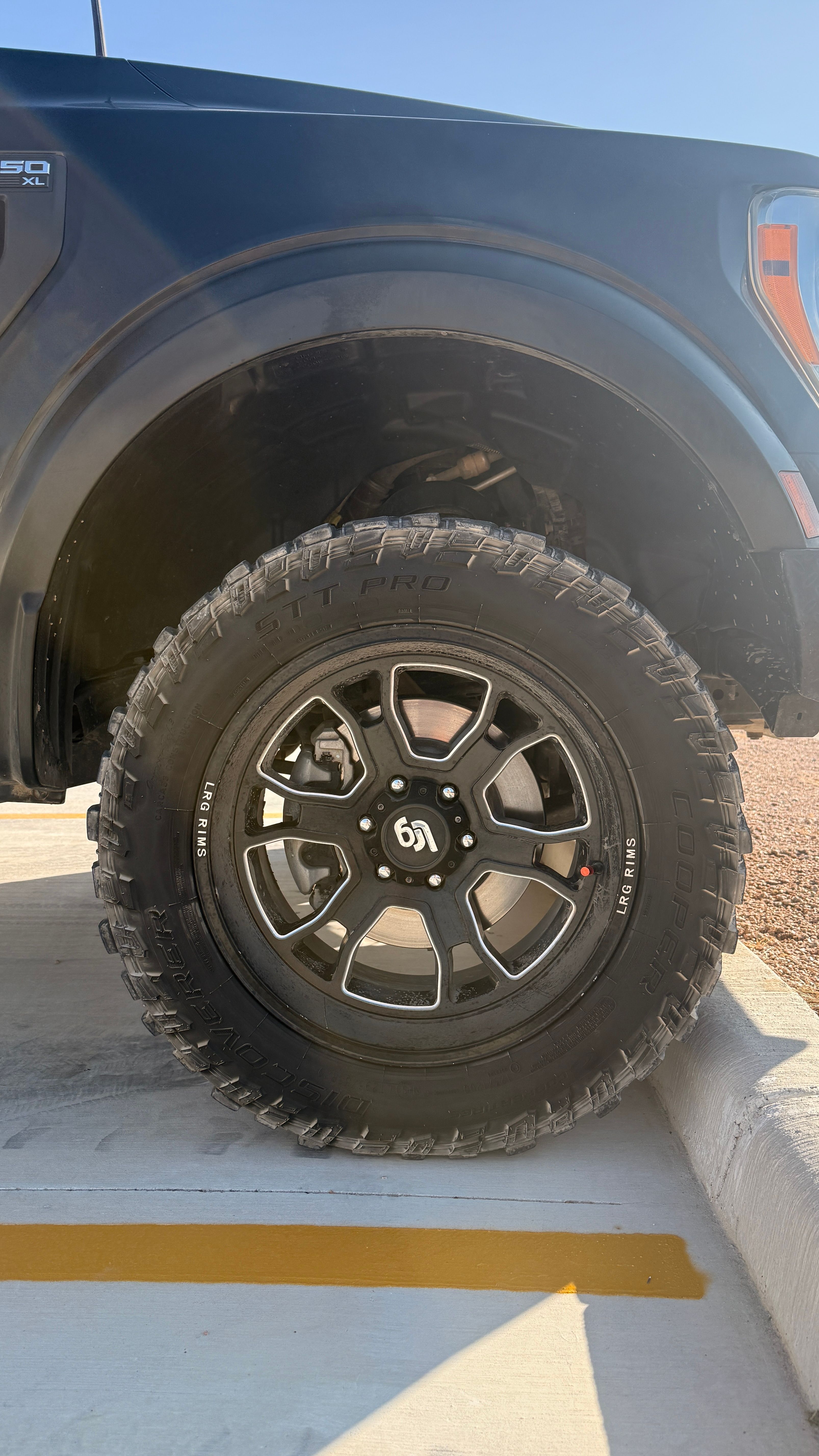 Used 2021 Ford F150 XL w/ Trailer Tow Package AWD/4WD image 5