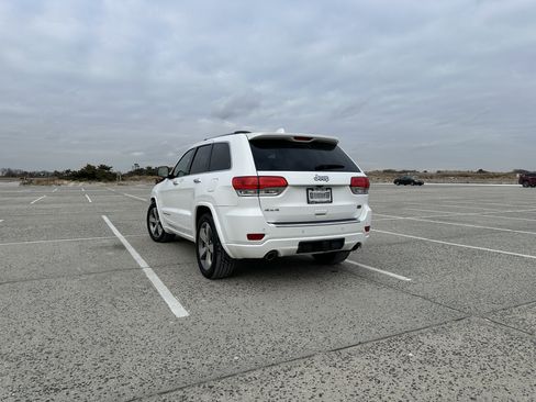 Used 2016 Jeep Grand Cherokee Overland image 4