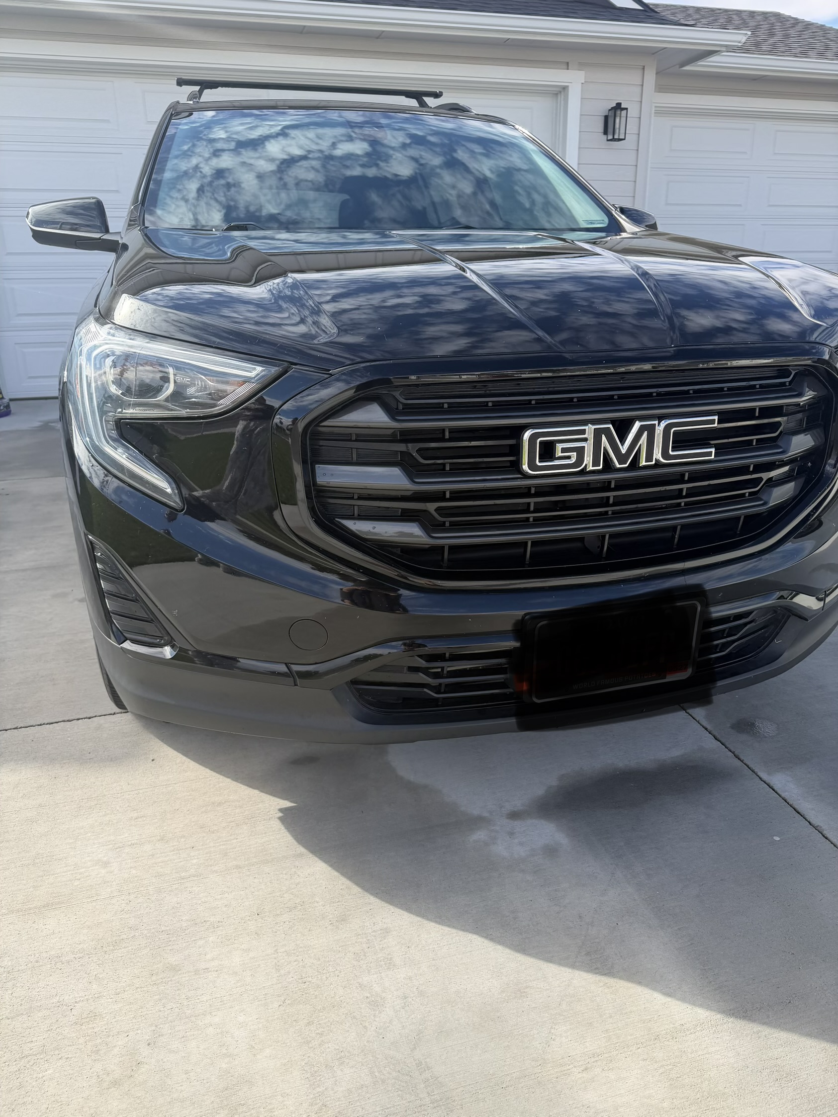 Used 2020 GMC Terrain SLE w/ Driver Convenience Package AWD/4WD image 1
