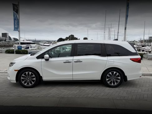 Used 2022 Honda Odyssey EX-L image 4