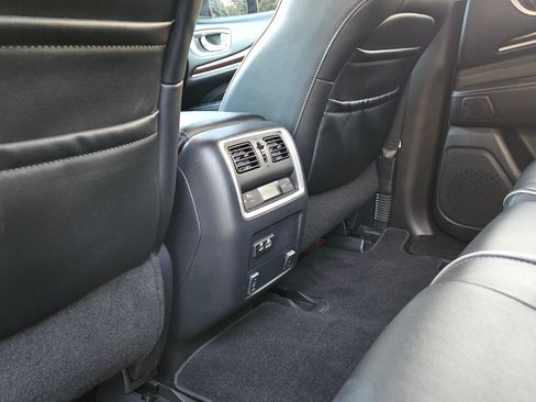 Used 2019 INFINITI QX60 Luxe w/ Sensory Package AWD/4WD image 17