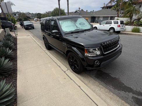 Used 2015 Land Rover LR4 HSE AWD/4WD image 2