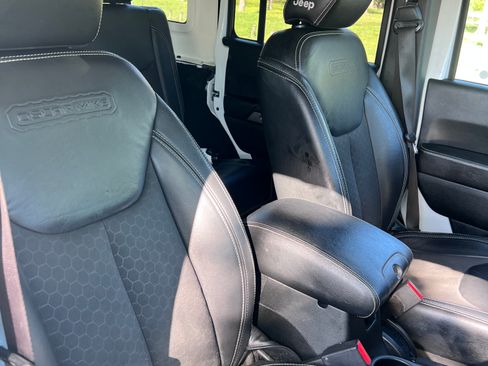 Used 2018 Jeep Wrangler Unlimited Sport image 20