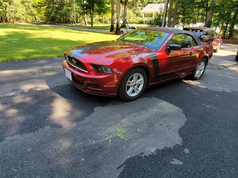 Used 2014 Ford Mustang Convertible w/ Equipment Group 102A RWD image 10