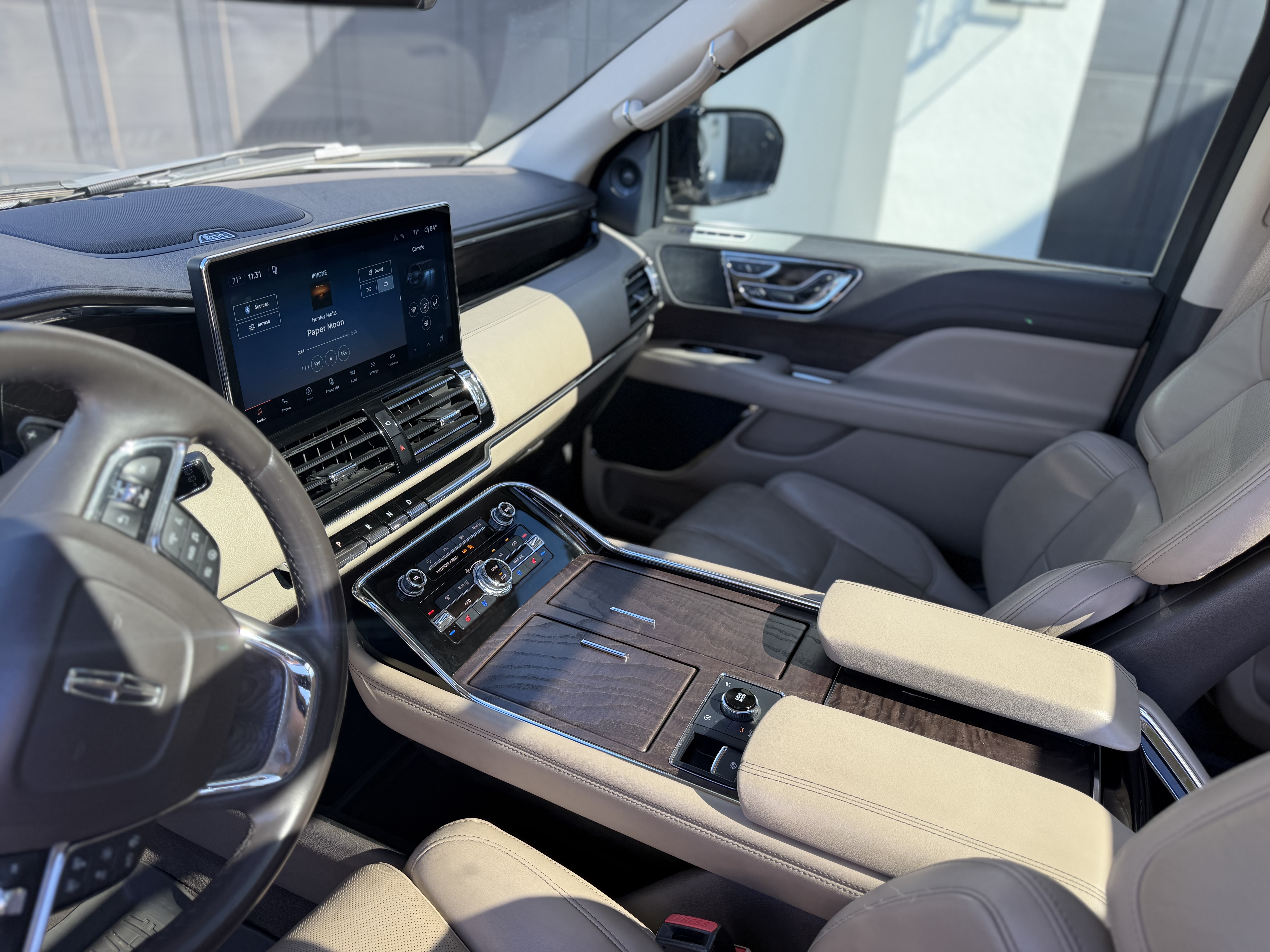 Used 2023 Lincoln Navigator L Reserve AWD/4WD image 11