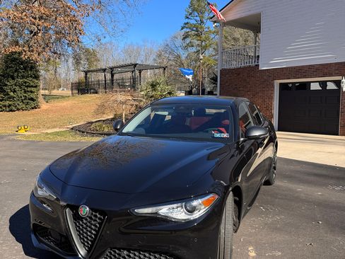 Used 2021 Alfa Romeo Giulia Sprint w/ Nero Edizione image 1