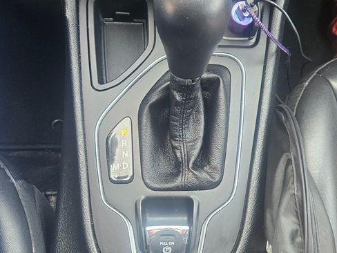 Used 2019 Jeep Cherokee Latitude Plus w/ Comfort/Convenience Group image 21