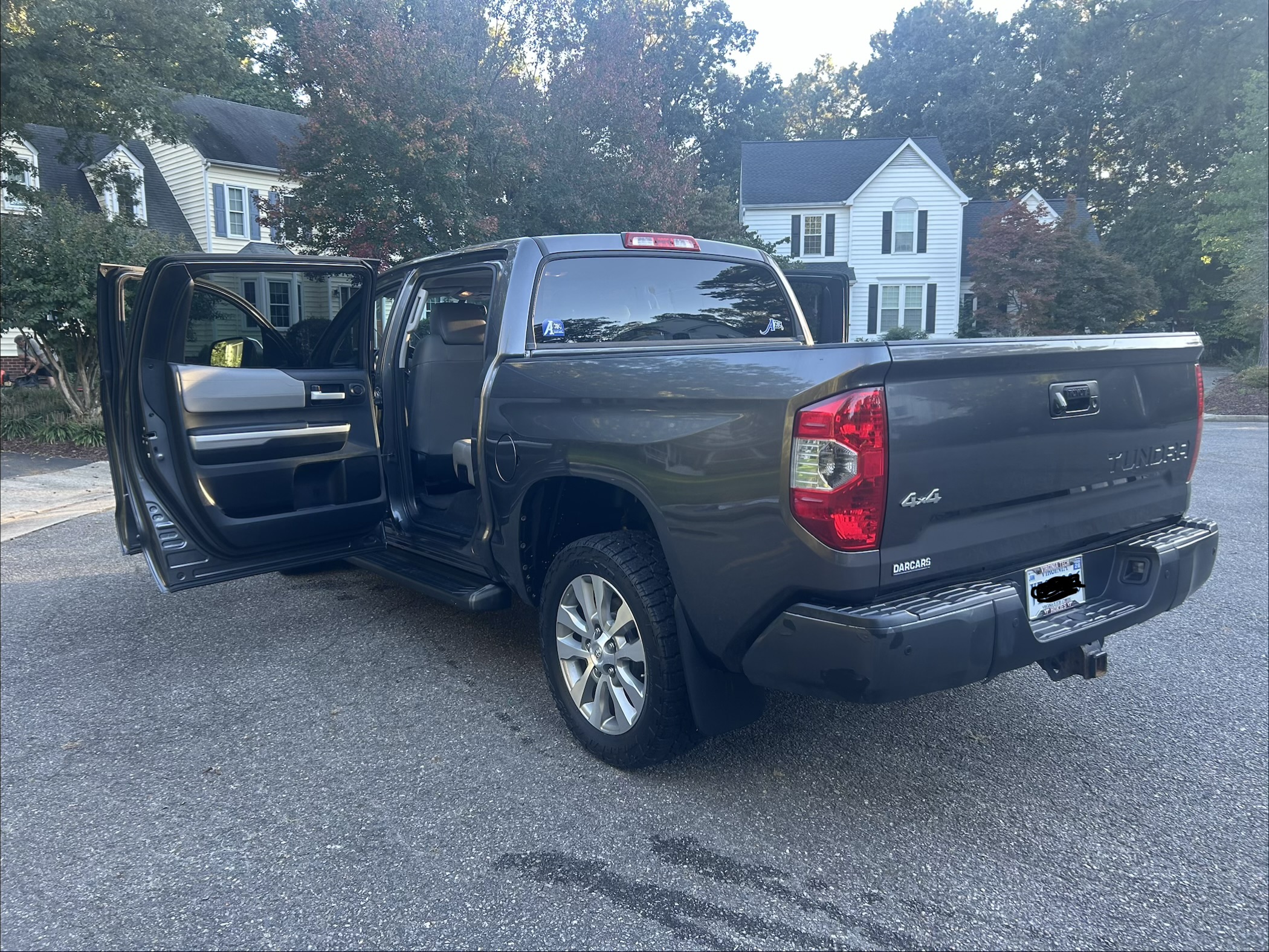 Used 2015 Toyota Tundra Limited w/ Limited Premium Package AWD/4WD image 27