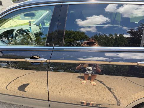 Used 2019 Volkswagen Tiguan SE w/ Panoramic Sunroof Package FWD image 6