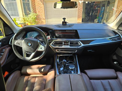 Used 2021 BMW X7 xDrive40i w/ Premium Package AWD/4WD image 16
